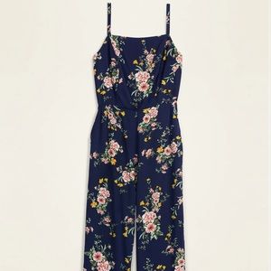 Old navy floral blue pant romper, with pockets ! NWOT